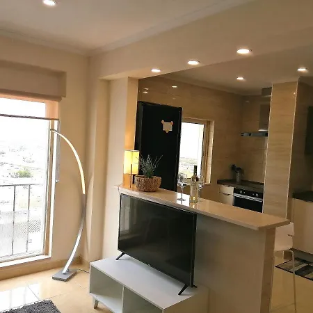 Central Lagos Sea View Apartment * Lagos