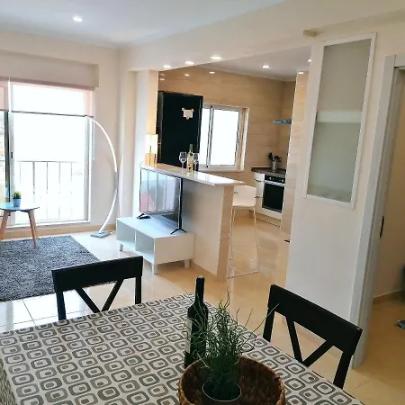 Central Lagos Sea View Apartment * Lagos