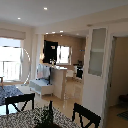 Central Lagos Sea View Apartment * Lagos